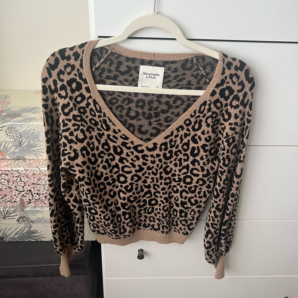 Abercrombie and fitch cheetah sweater size xs
